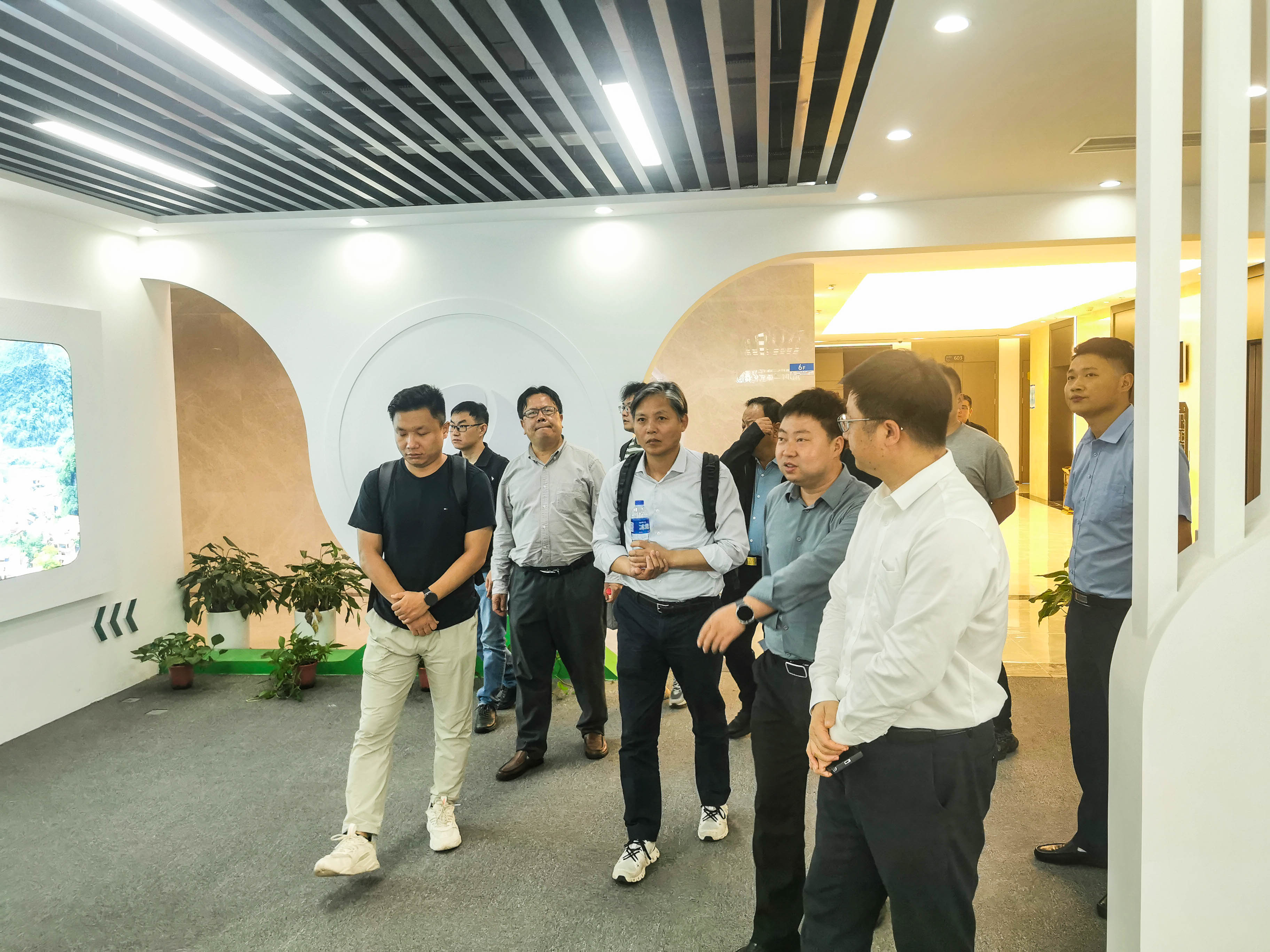 浙江省材料教授團(tuán)隊來我司參觀考察